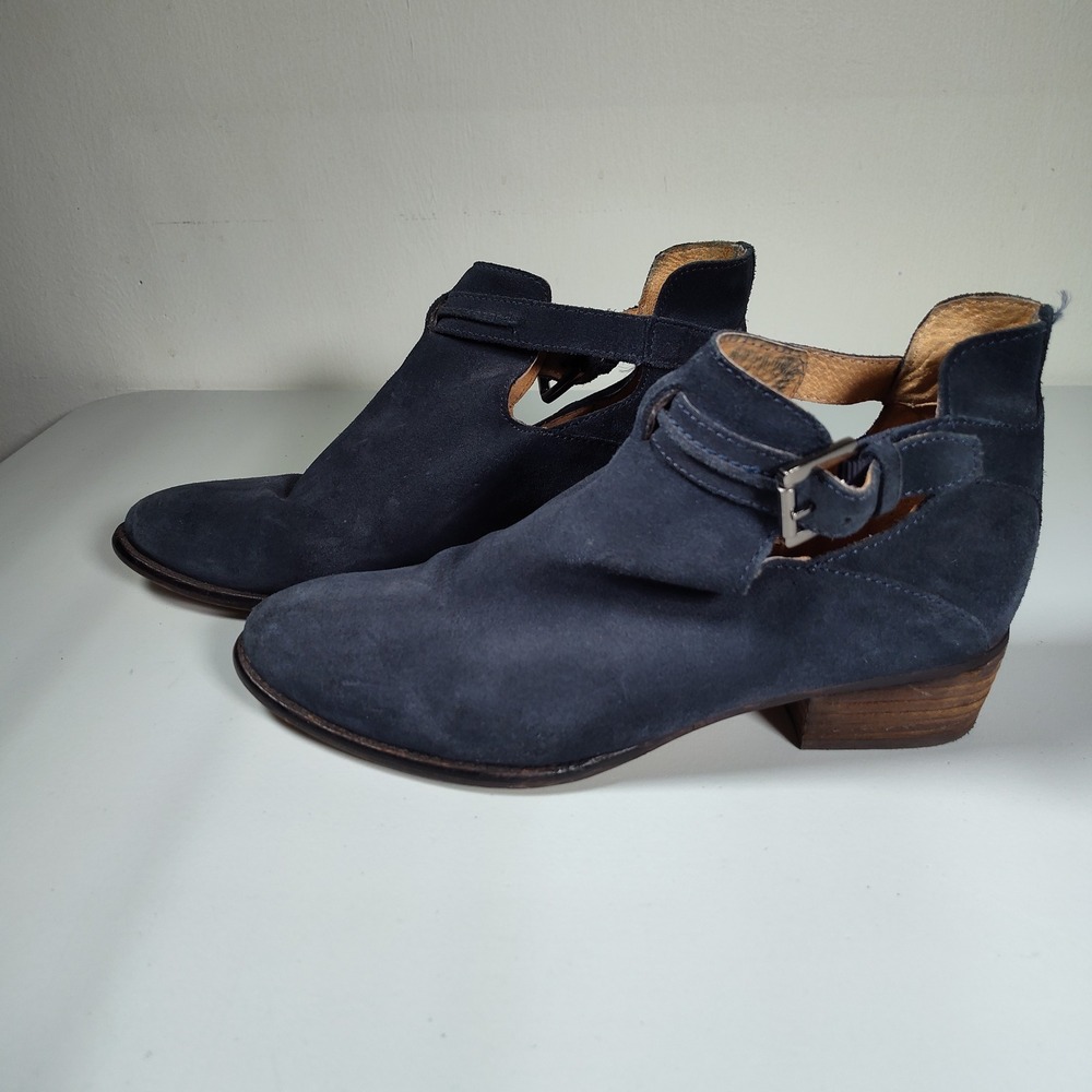 Seychelles Navy Blue Suede Cutout Ankle Boots Buckle Strap Stacked Heel 8